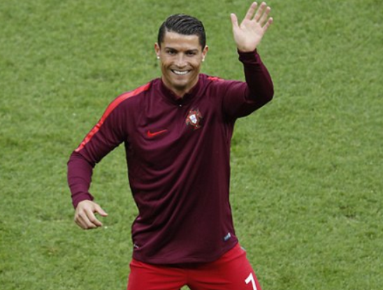 C罗夏窗或离队，沙特联赛寻新援，萨拉赫B费成目标